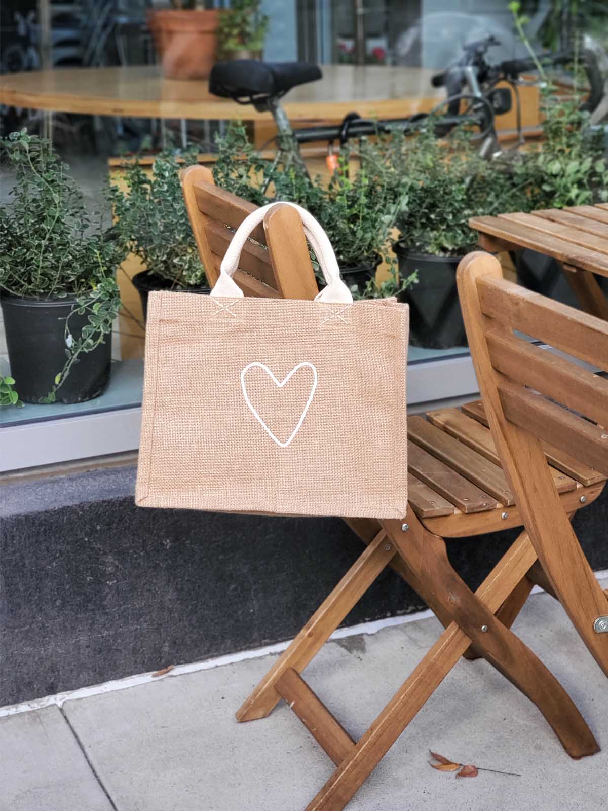 Love is all we need tote